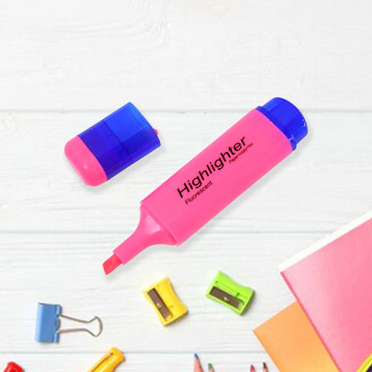Set of three Wukusy water-based highlighter pens in assorted colors with broad tips for office marking and highlighting tasks.