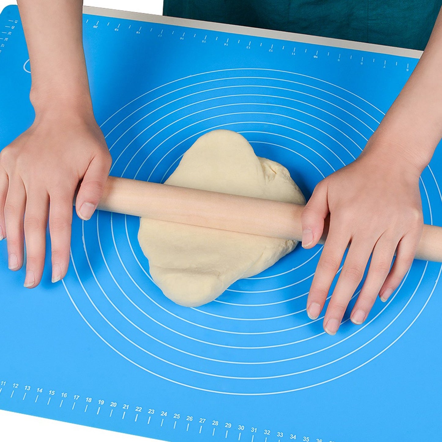 Wukusy silicone baking mat for rolling fondant, chapati, and dough, non-stick kitchen tool with textured surface for even rolling.