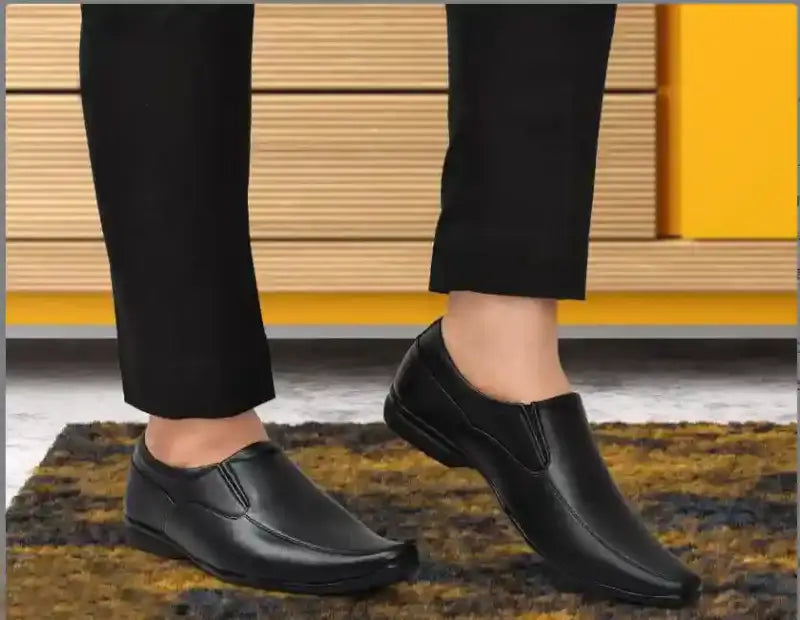 Black Ekom men's formal moccasin shoes with stylish design, suitable for office and formal occasions, paired with cycling or wheel sports gear.