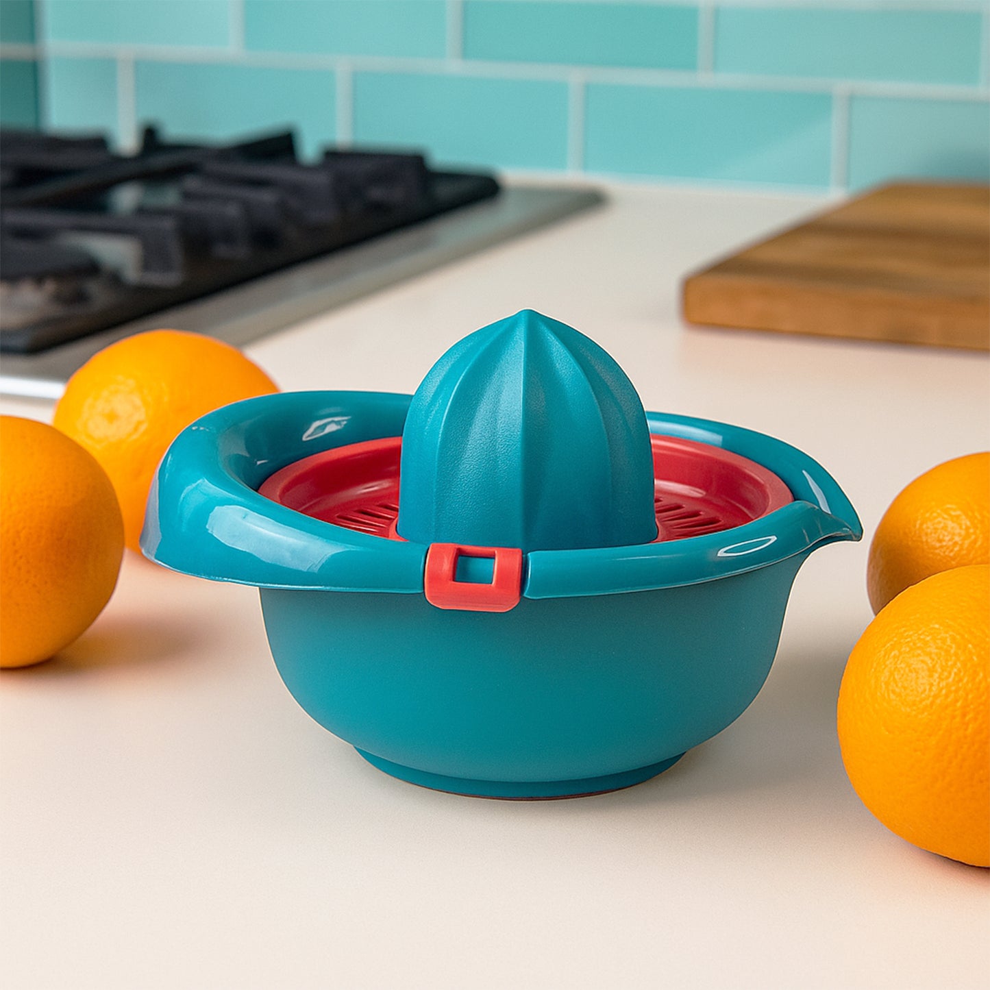 Wukusy Supermom Premium Manual Hand Press Citrus Juicer for home use, showing its sturdy design and hand-operated lever.