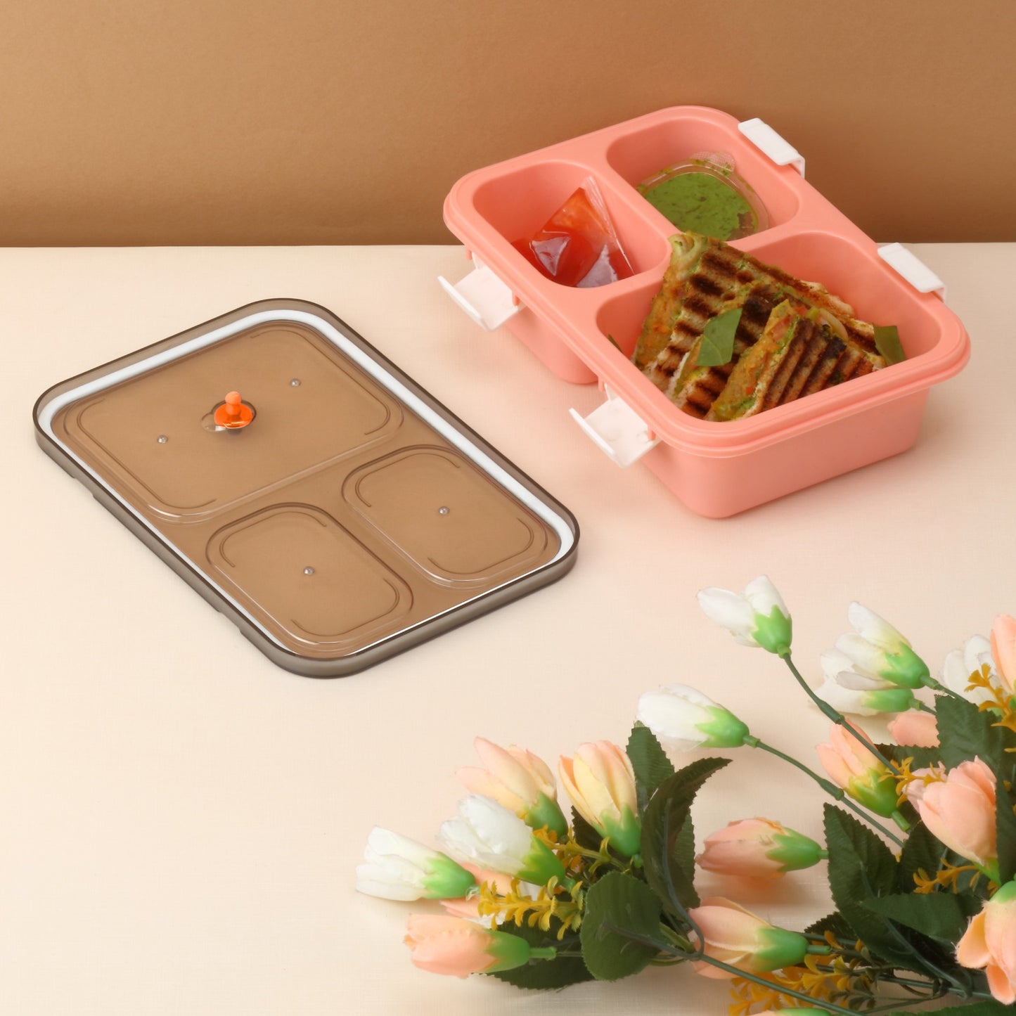 Wukusy plastic lunch box for kids with three compartments, insulated tiffin box for boys and girls, suitable for school and office.
