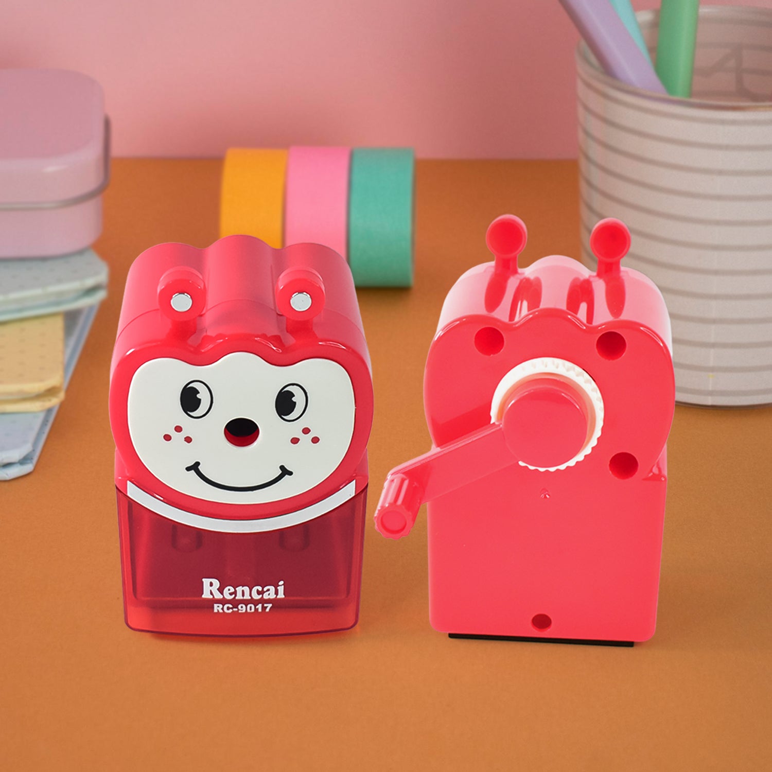 Animal-shaped cartoon pencil sharpener for kids by Wukusy, featuring colorful animal designs, ideal for school and office use.