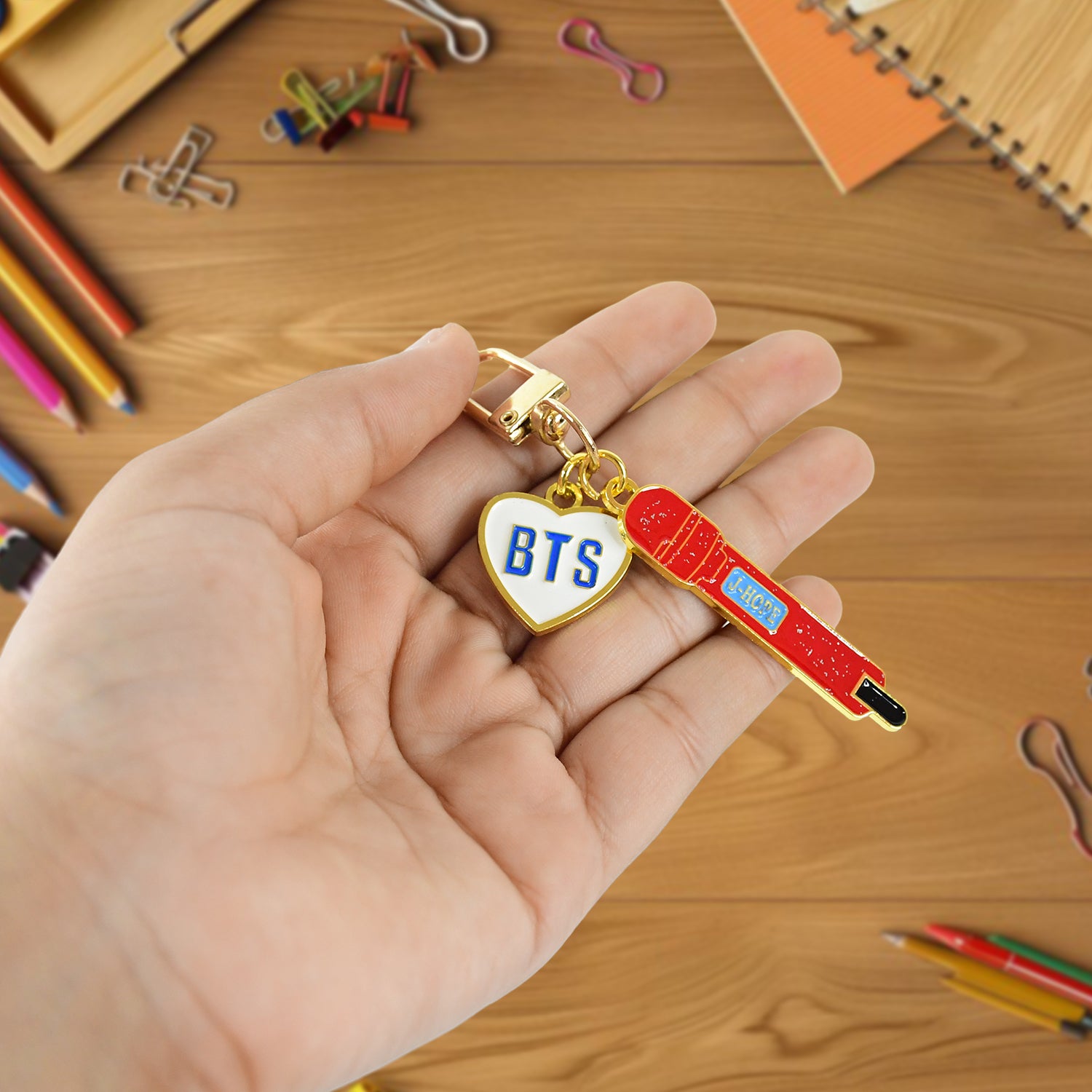 Cute acrylic and metal keychain with mixed design by Wukusy, featuring colorful and playful decorative elements.
