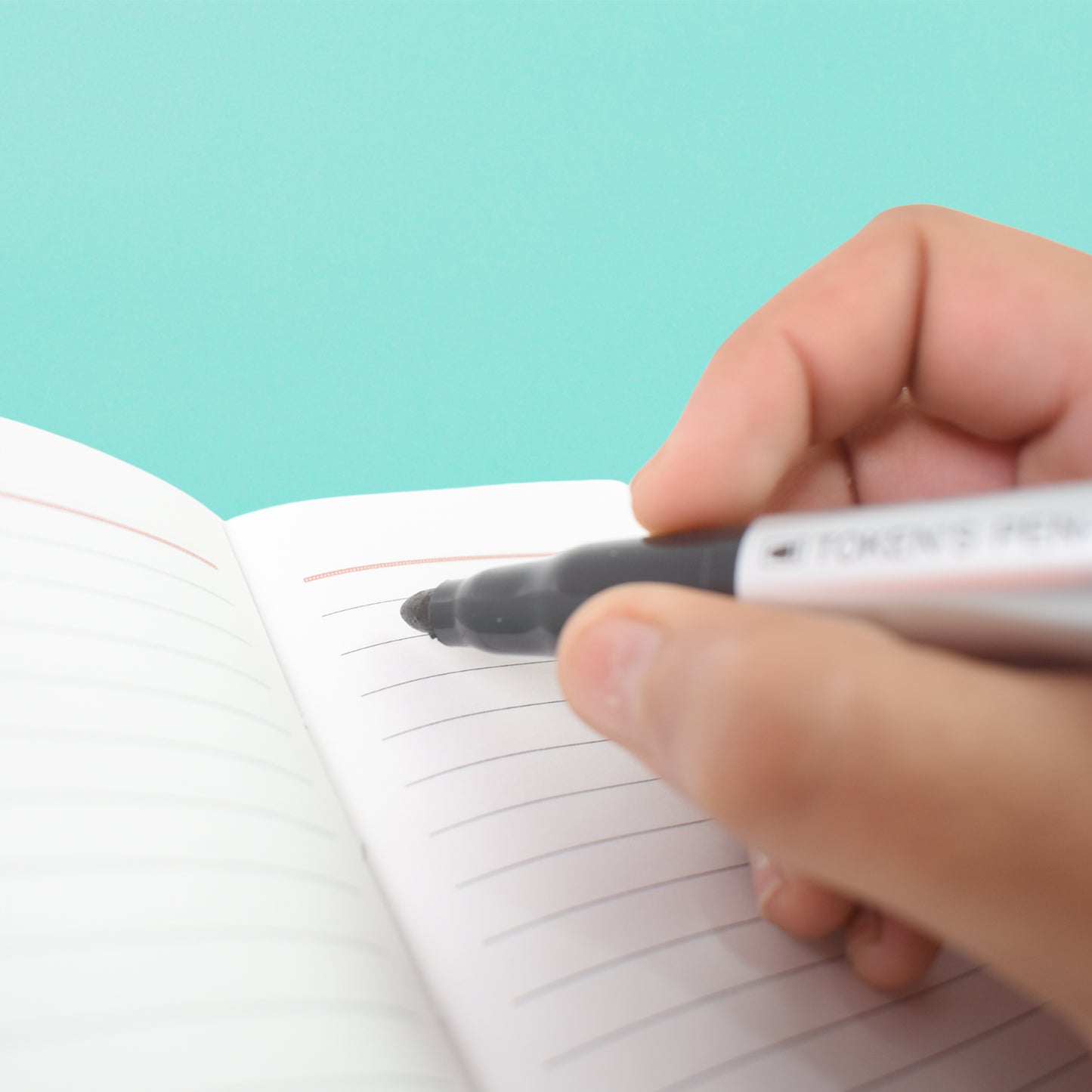 Set of four black Wukusy markers for school and college use, suitable for office and writing tasks.