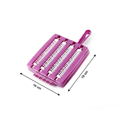 Wukusy 6230 plastic handheld carpet roller brush with dust crumb collector, suitable for wet and dry carpet cleaning.