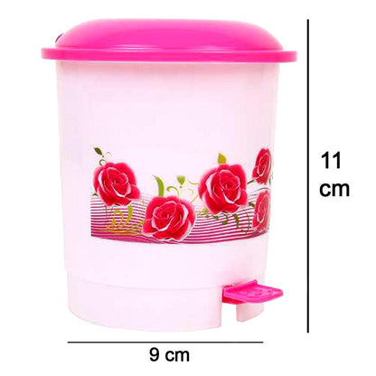 Wukusy 3670 plastic pedal dustbindesk dustbin with a pedal-operated lid and compact design for office or workspace use.