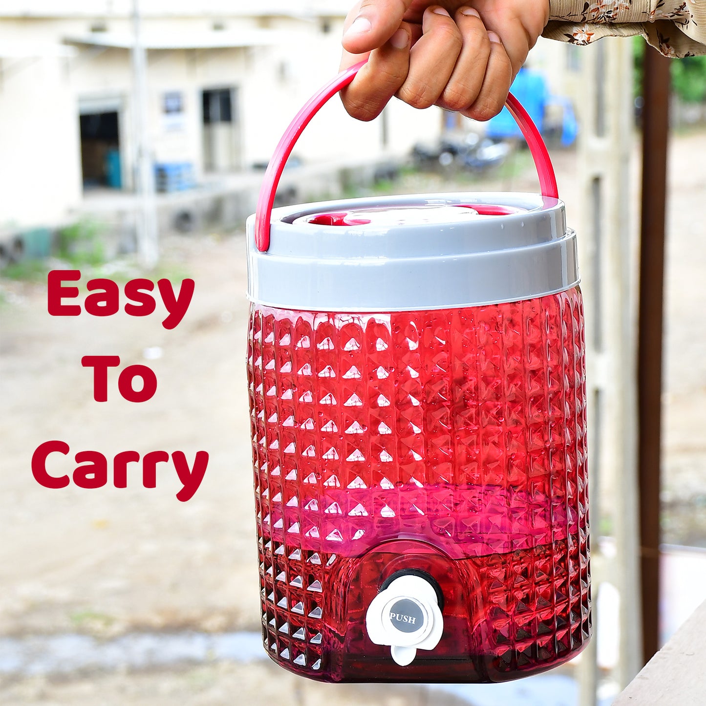 Wukusy 4500ml diamond cut design plastic water jug for carrying water and beverages, featuring a secure lid and ergonomic handle.