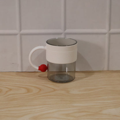 Clear plastic tea and coffee mug with ring handle from Wukusy, ideal for home or office use.