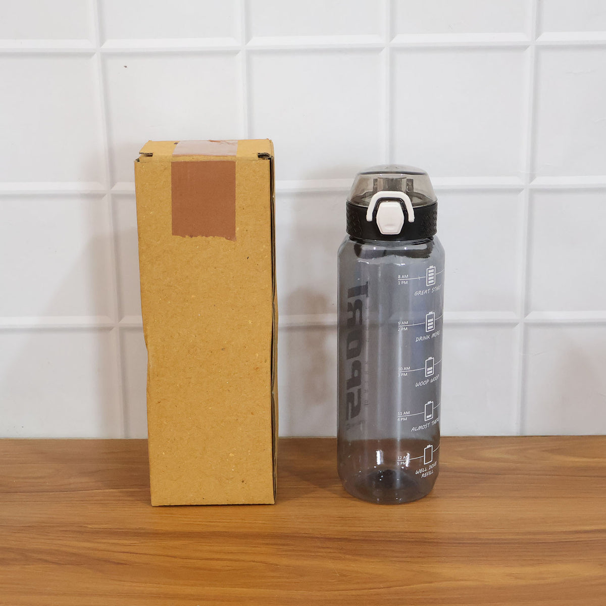 Wukusy 1000ml leakproof sports water bottle with secure lid and ergonomic design for hydration during activities