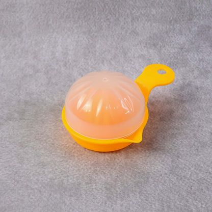 Wukusy hand-operated citrus juicer in white plastic with a clear container and reamer for fresh juice extraction.