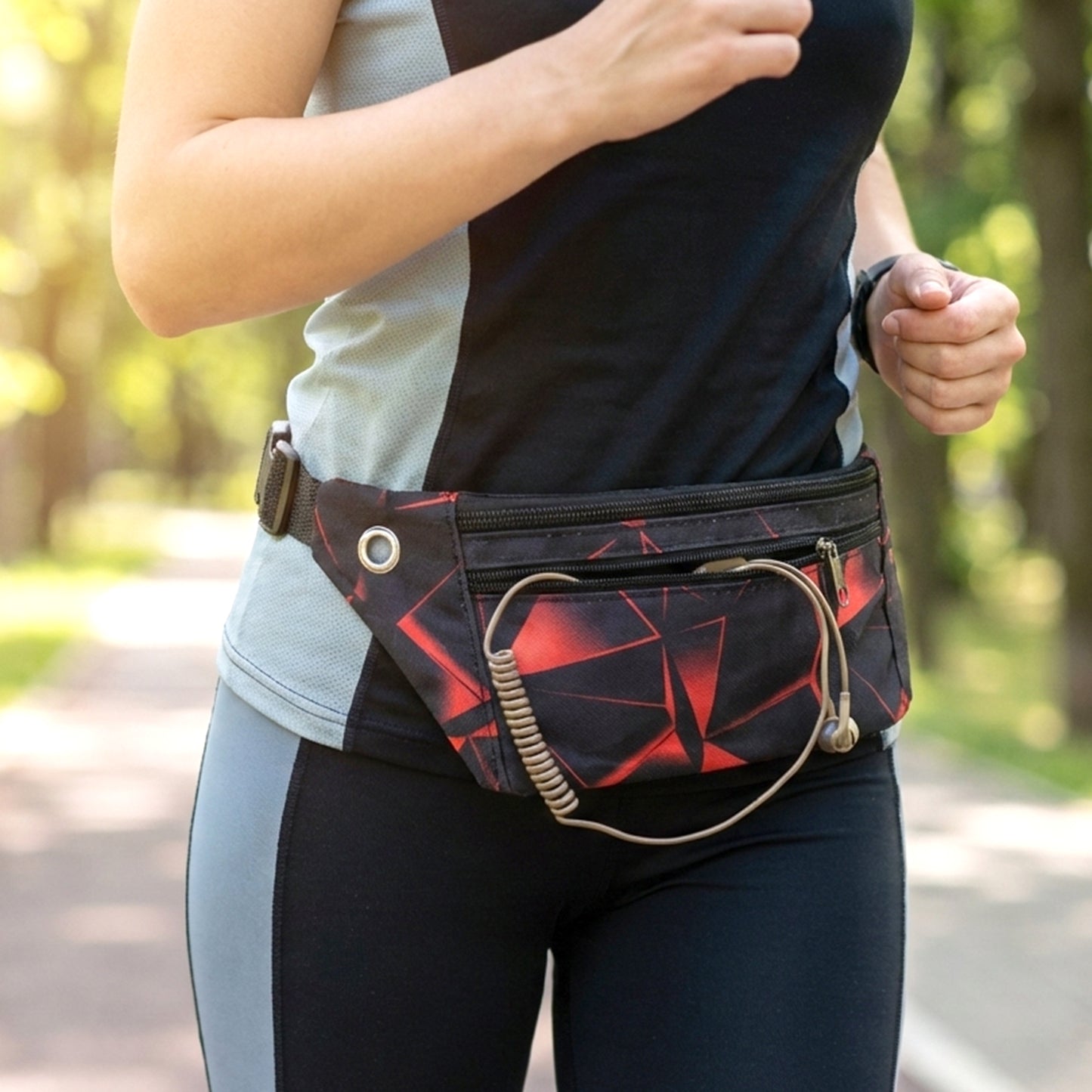 Adjustable sports waist pouch by Wukusy with a black strap and zipper pocket, suitable for running or outdoor activities.