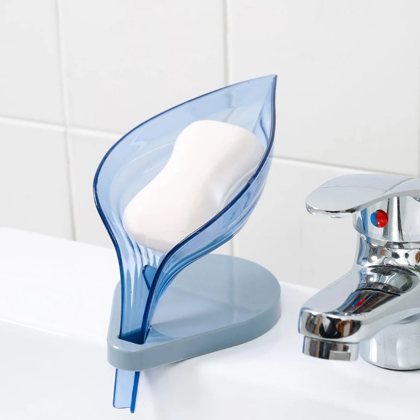 Wukusy Plasticleaf shape soap box and holder, colorful plastic soap storage container for home bathroom organization
