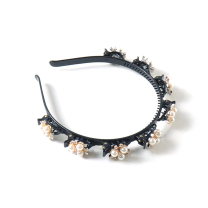 Pearl-embellished floral hairband for girls and women by Wukusy, featuring elegant flower design with pearl accents.