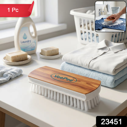 Wukusy Veepee heavy-duty cloth washing brush with sturdy handle and bristles for cleaning fabrics and surfaces efficiently.