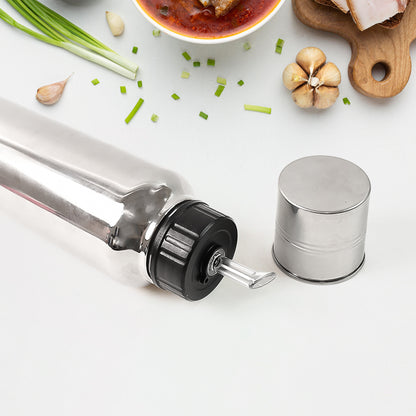 Wukusy Apex Pro stainless steel oil pourer, 750ml, with a sleek design and spout for precise oil pouring in the kitchen.