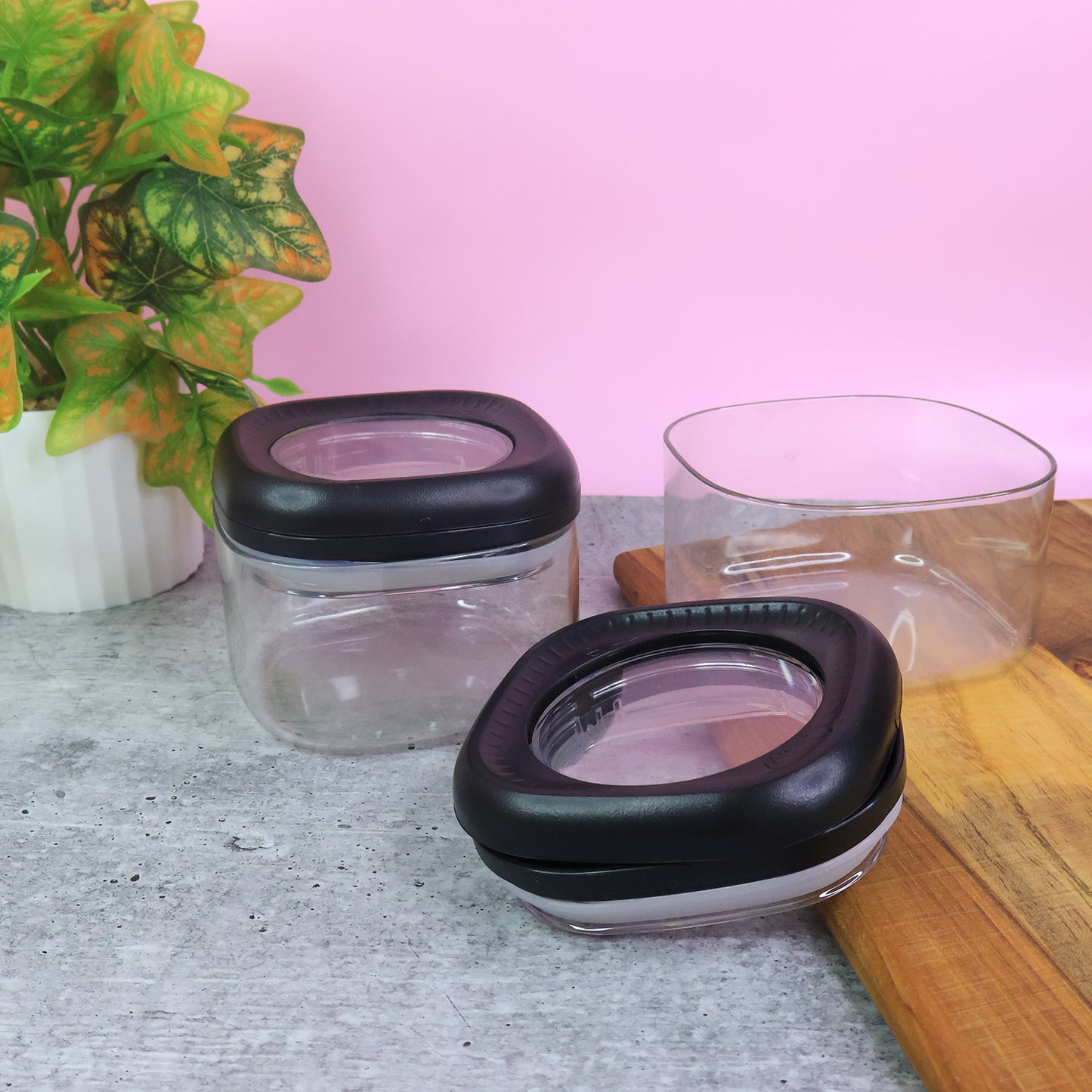 Wukusy Supermom Plastic Twist Lock Storage Container Set with two 500ml containers for kitchen organization and storage.