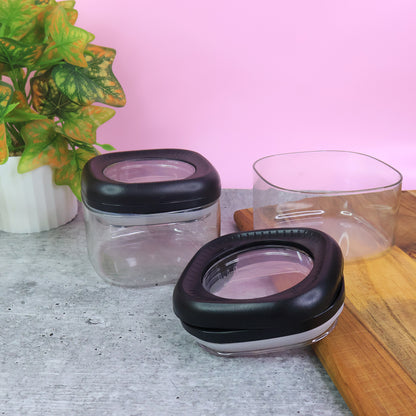 Wukusy Supermom Plastic Twist Lock Storage Container Set with two 500ml containers for kitchen organization and storage.