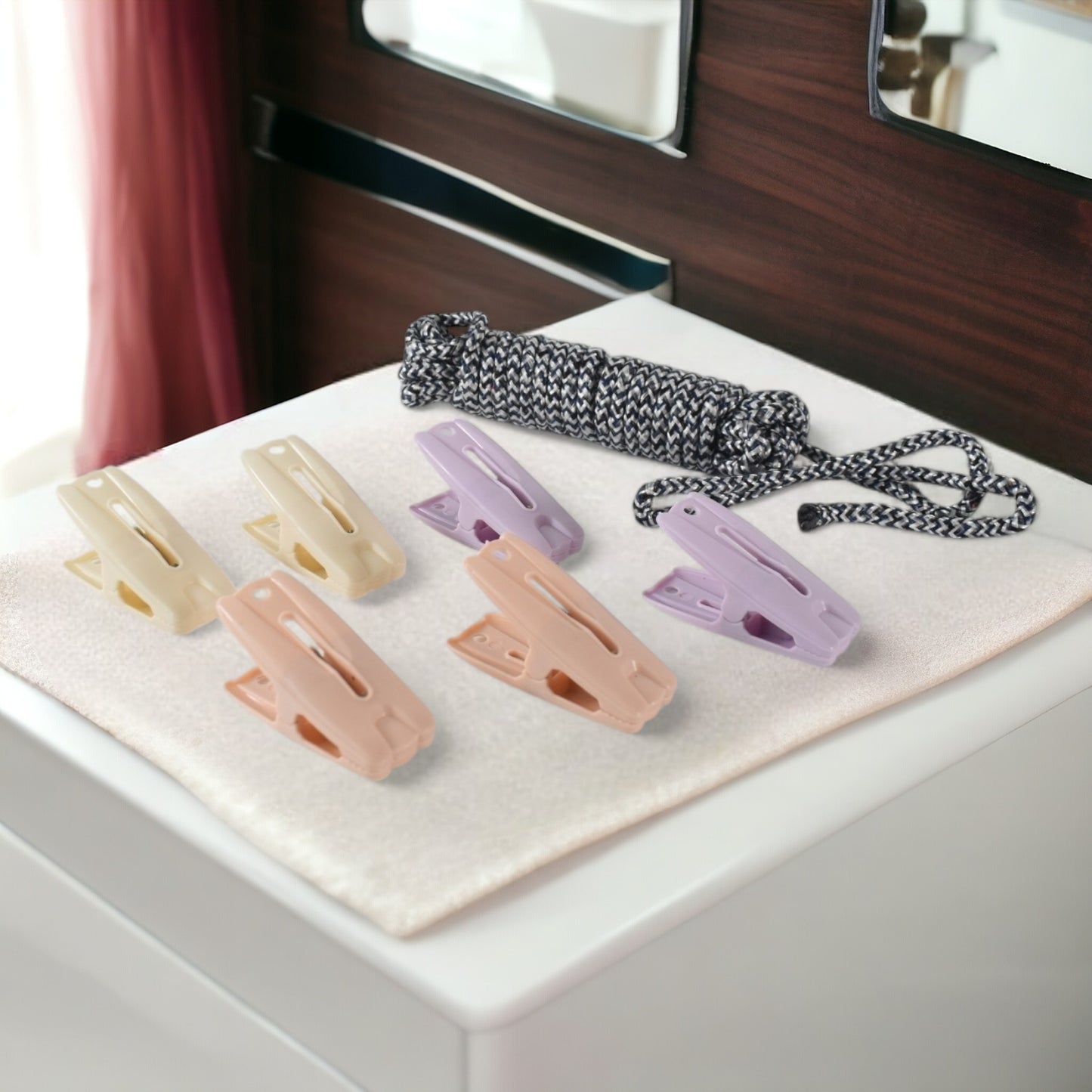 Wukusy cloth drying rope with clips, 7-piece set, featuring durable hanging solution with multiple clips for laundry drying.
