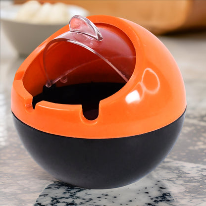 Wukusy plastic windproof indoor outdoor ball ashtray with lid, portable, suitable for patio and car use