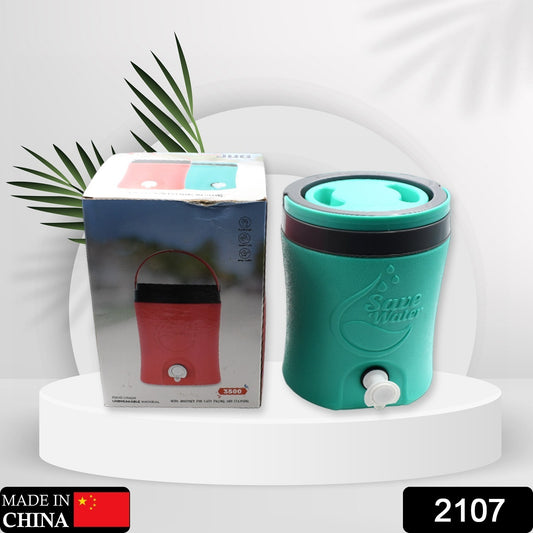 Wukusy 3.5L plastic water jug with tap, insulated camper water container for travel and outdoor use, cool water storage.