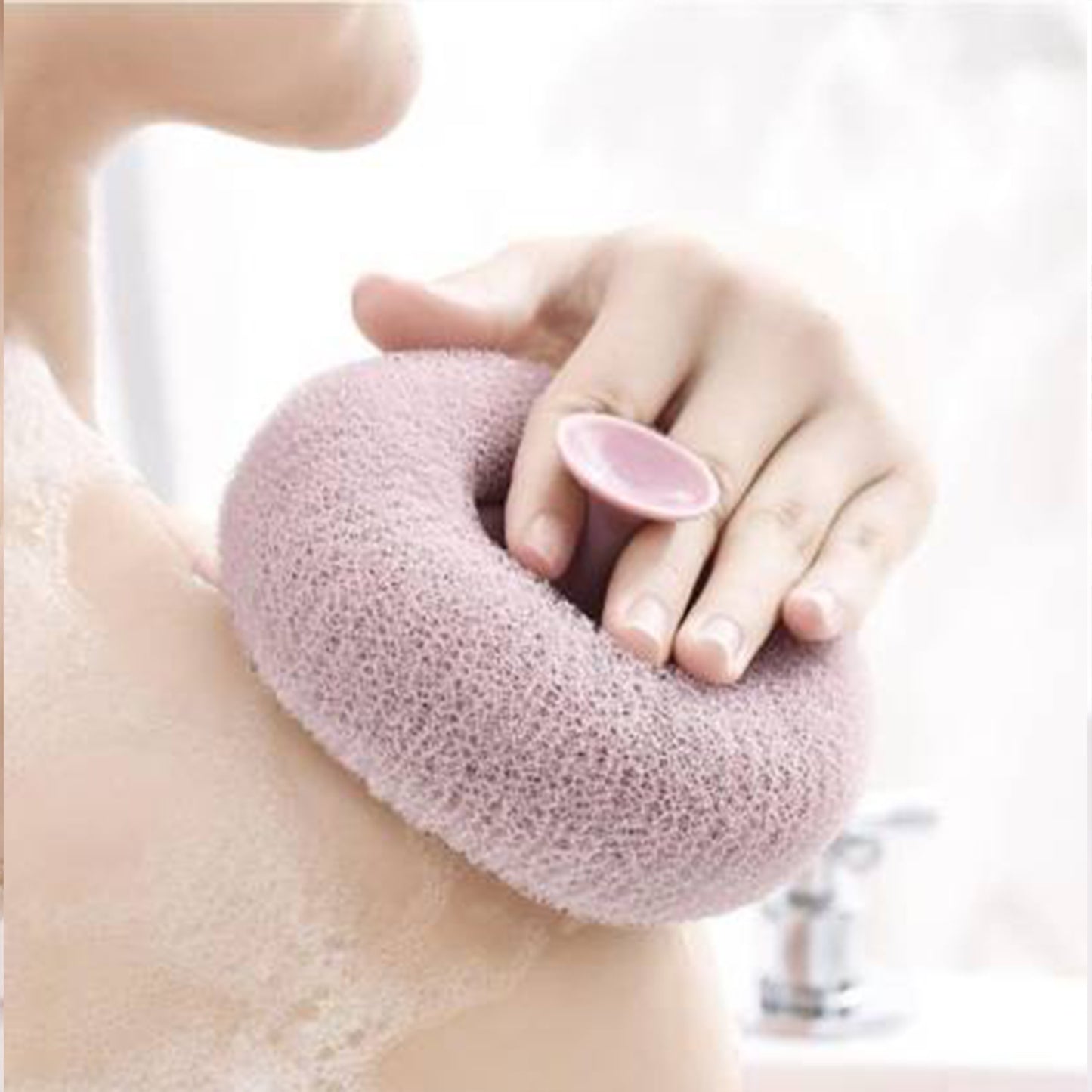 Wukusy super soft bath sponge with flower design, suction cup for shower, exfoliating foam loofah for women and men.