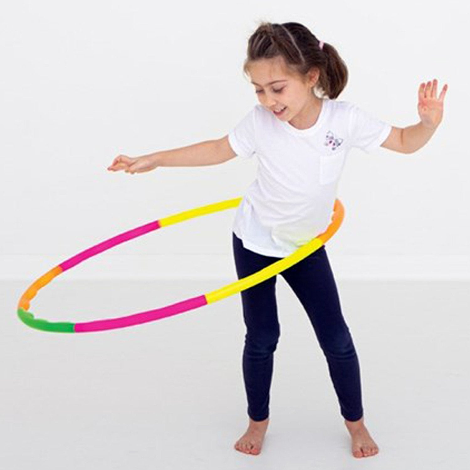 Wukusy 8020 Hoops Hula interlocking exercise ring for fitness, shown being used by boys, girls, and adults in a workout setting.