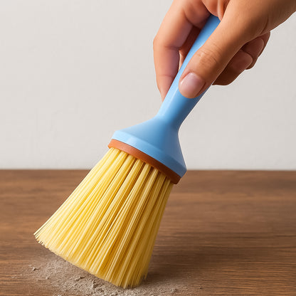 Wukusy multi-purpose plastic cleaning brush with short handle, suitable for scrubbing various surfaces and household cleaning tasks.