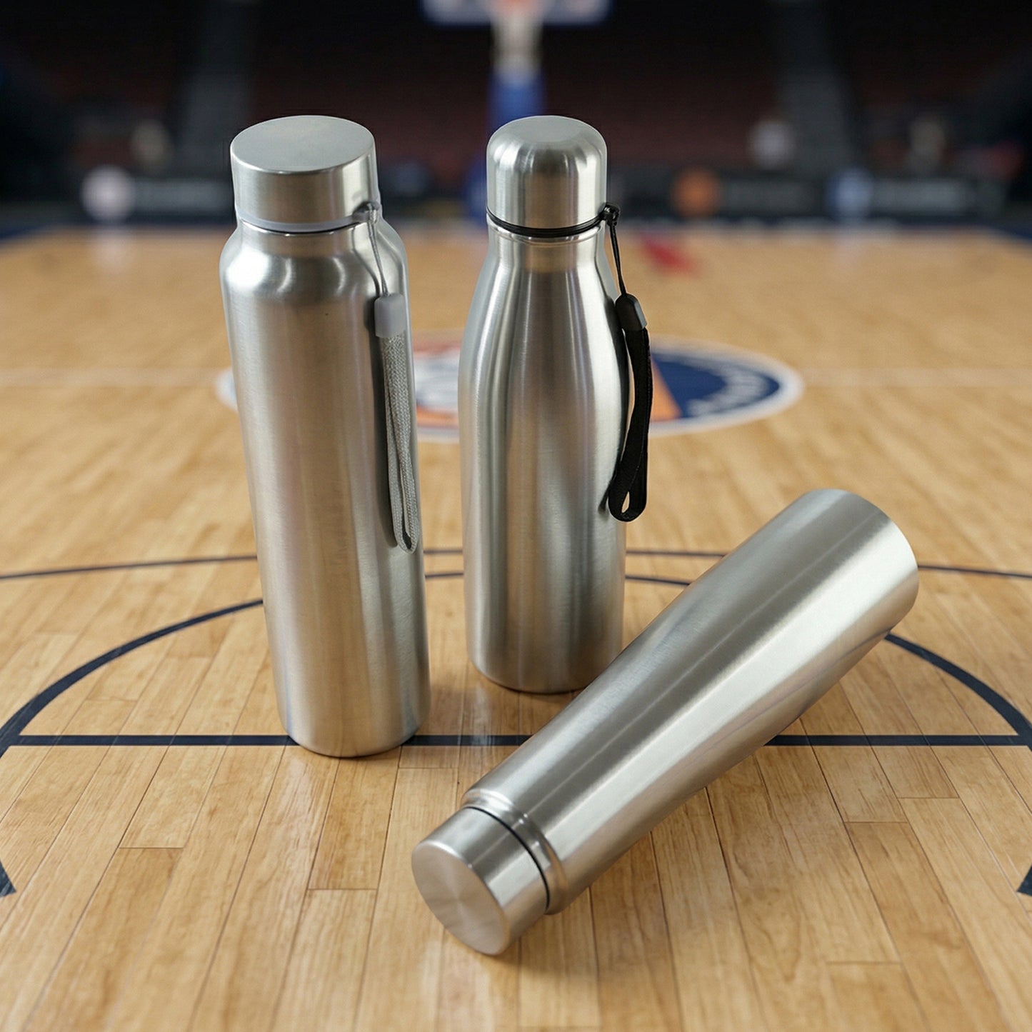 Wukusy premium stainless steel water bottle, 1000ml capacity with a sleek mixed design, shown with a close-up of the bottle's surface