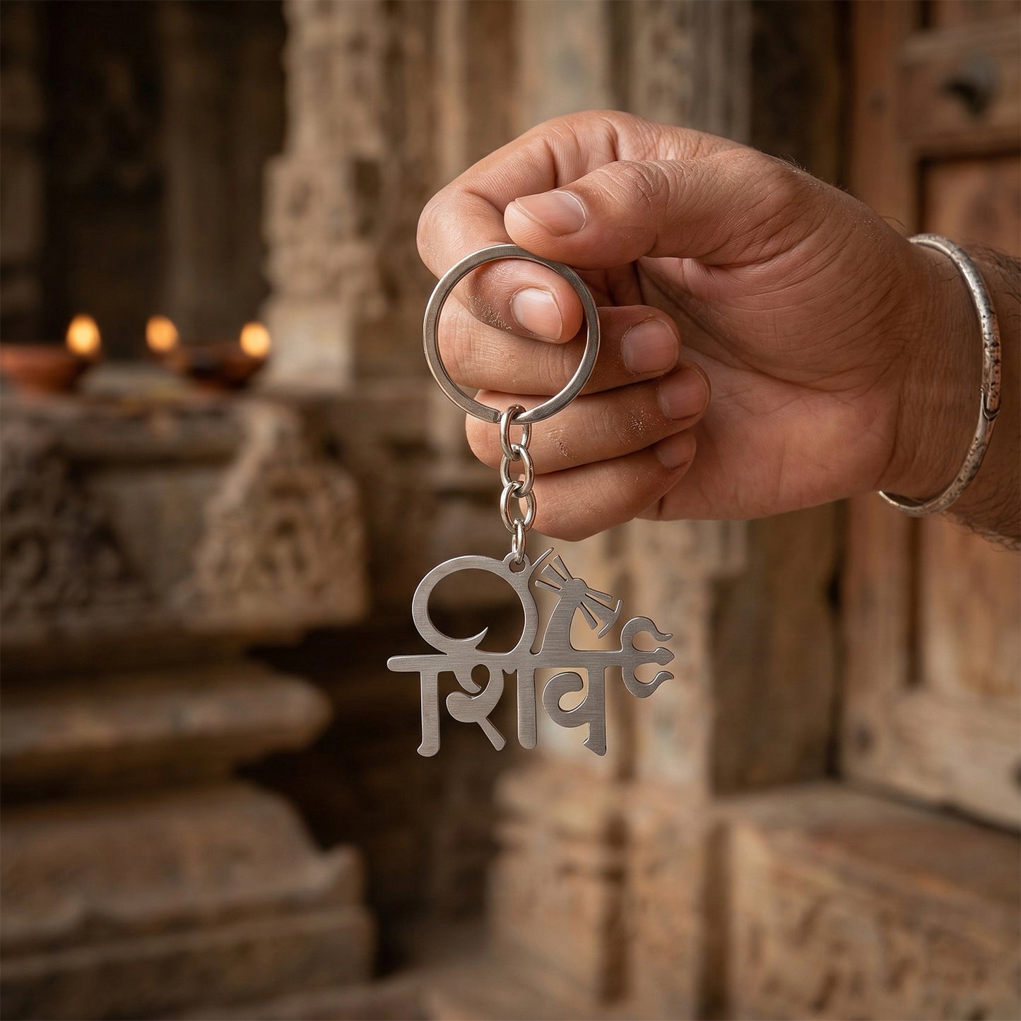 Premium metal Shiv design keychain from Wukusy featuring intricate Shiv deity craftsmanship on a durable keyring.