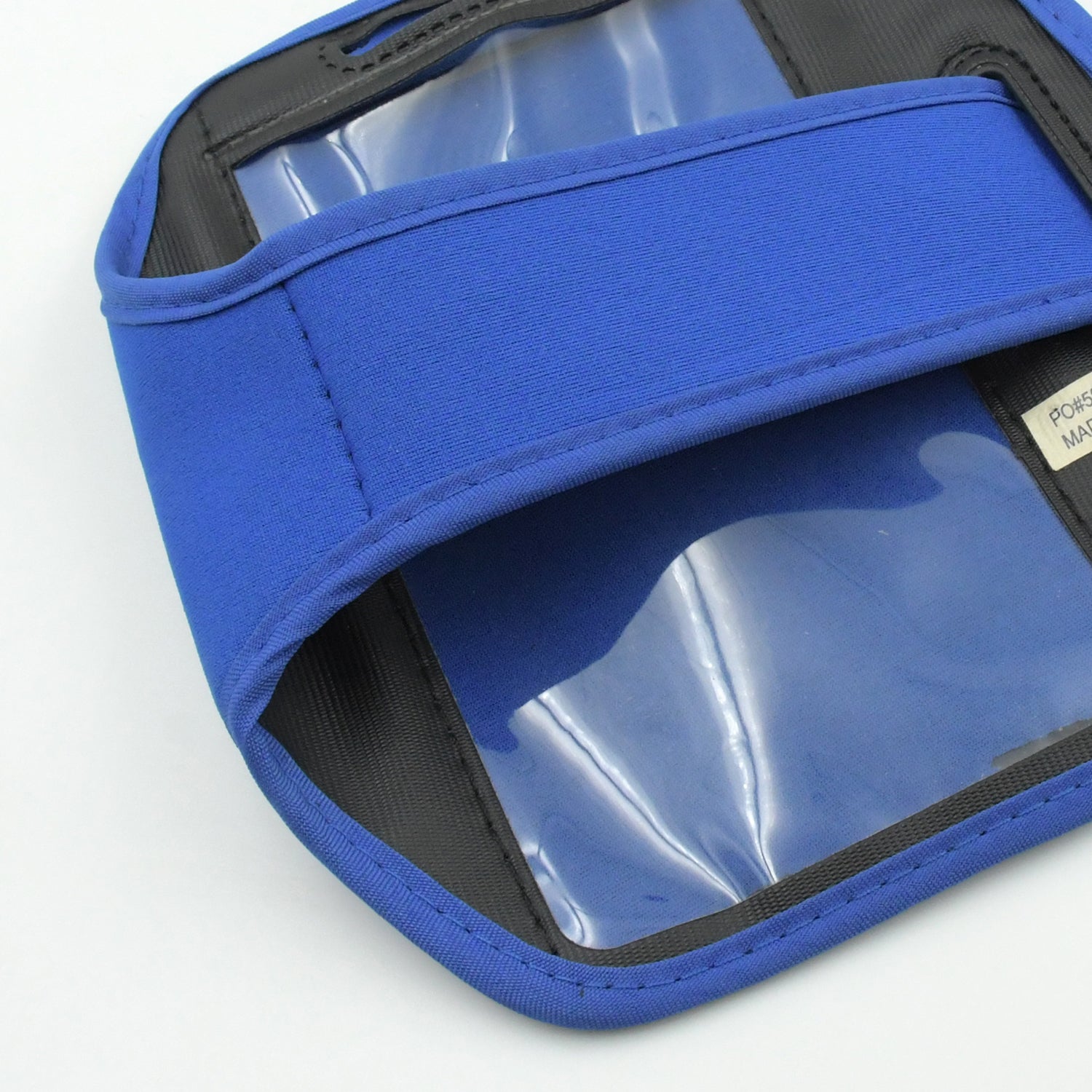 Wukusy sports wrist bag and running armband for phone, with secure pouch, black elastic strap, suitable for running and exercise.
