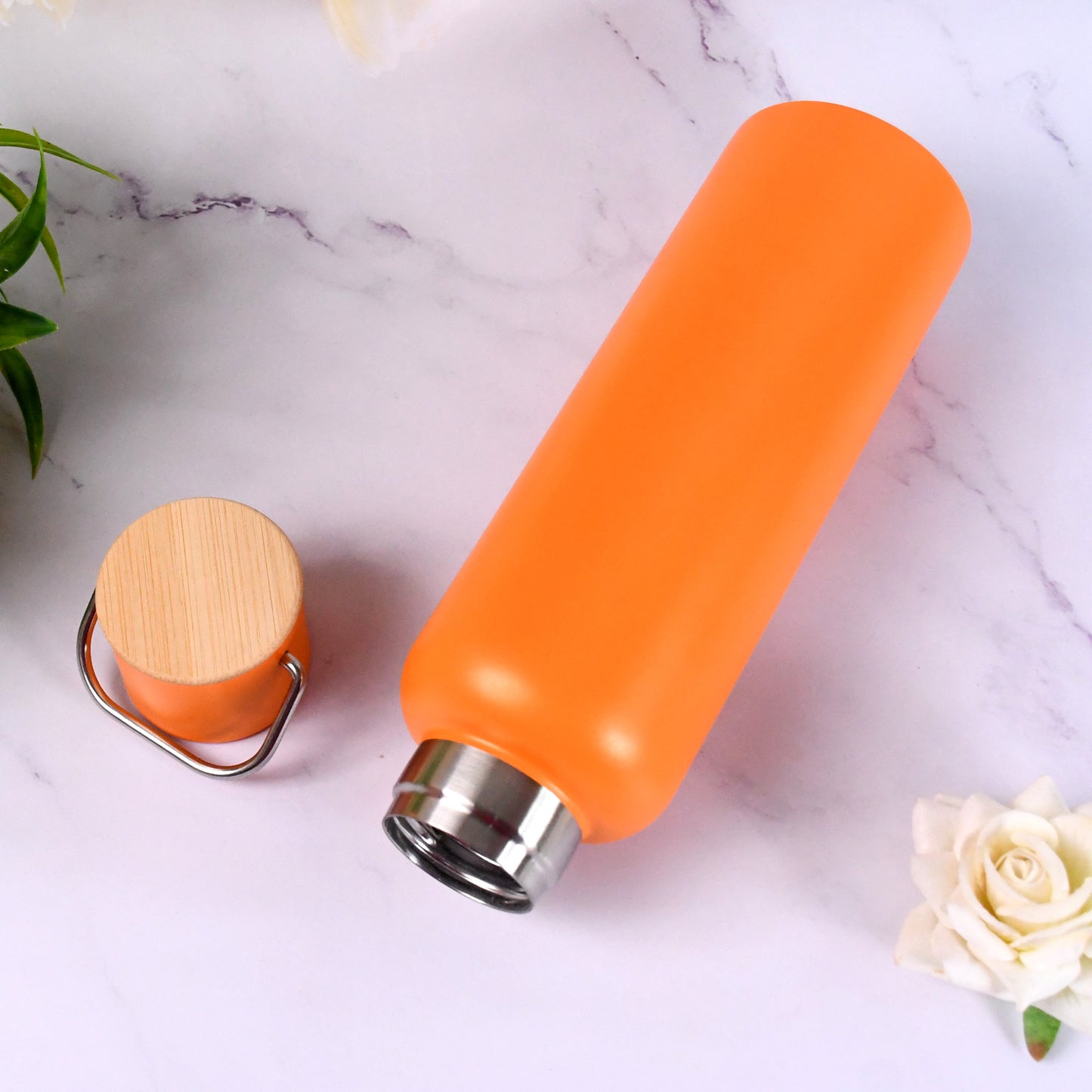 Stainless steel Wukusy water bottle, 680ml capacity, high-quality durable kitchen tool for hydration on the go
