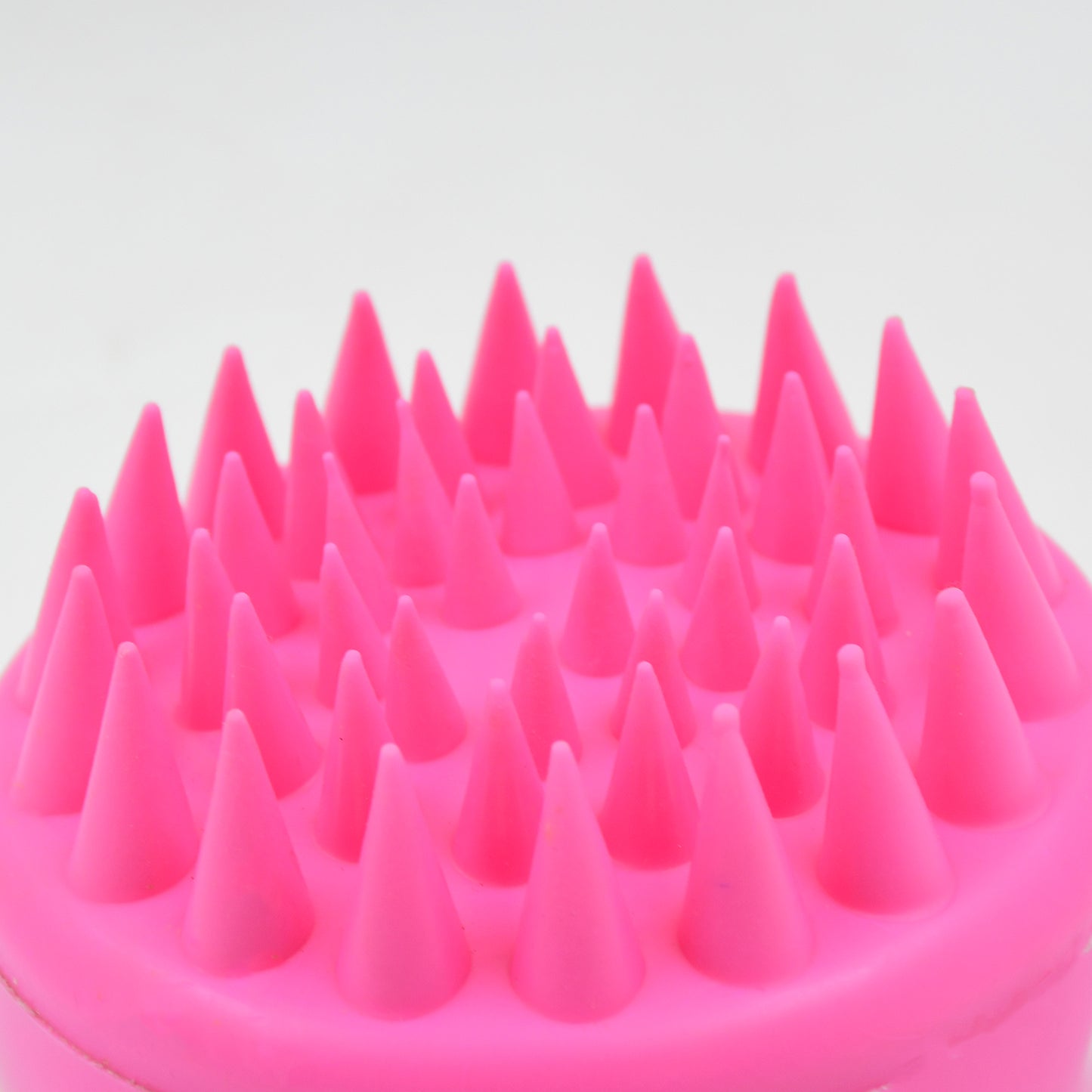 Wukusy scalp massager head massager comb for hair relaxation and scalp stimulation, shown in use on a person's scalp.