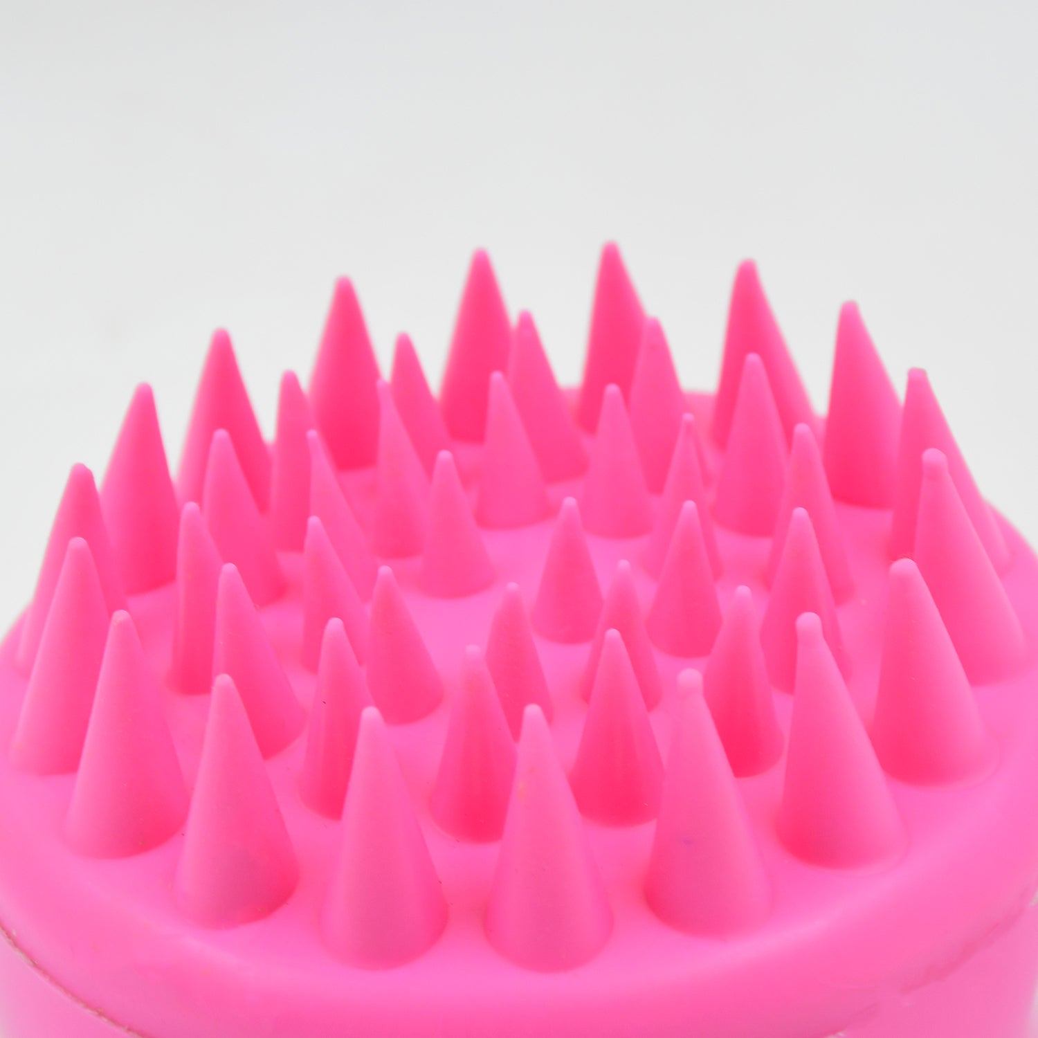 Wukusy scalp massager head massager comb for hair relaxation and scalp stimulation, shown in use on a person's scalp.