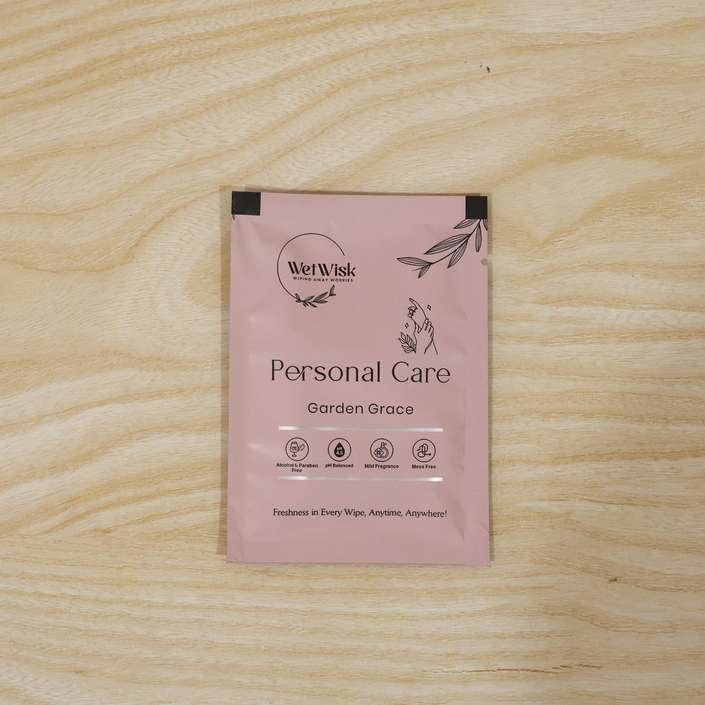 Wukusy personal care wet wipes for gentle cleansing, showing a single pack of moist wipes in a compact package