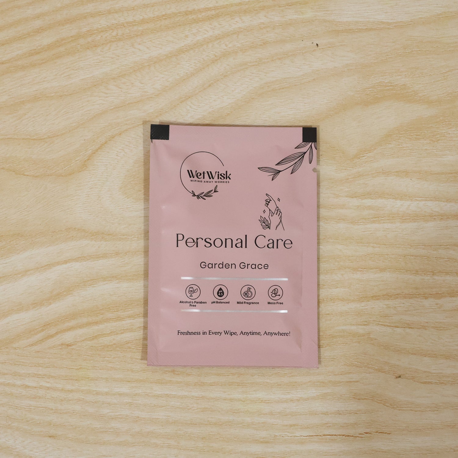 Wukusy personal care wet wipes for gentle cleansing, showing a single pack of moist wipes in a compact package
