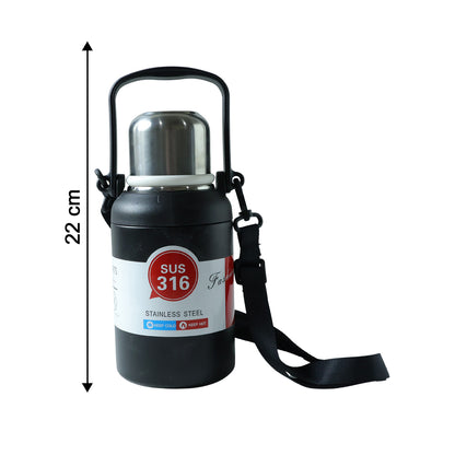 Wukusy 900ml stainless steel insulated water bottle with handle, featuring a sleek design and durable construction.