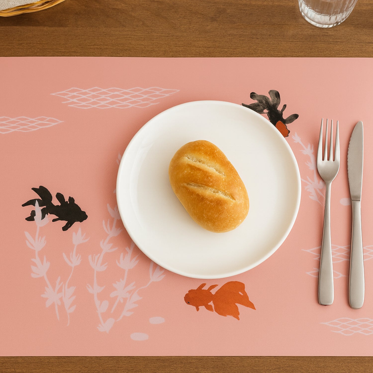 Set of four Wukusy decorative dining table placemats with elegant design, 45x35 cm, perfect for home and kitchen table settings.