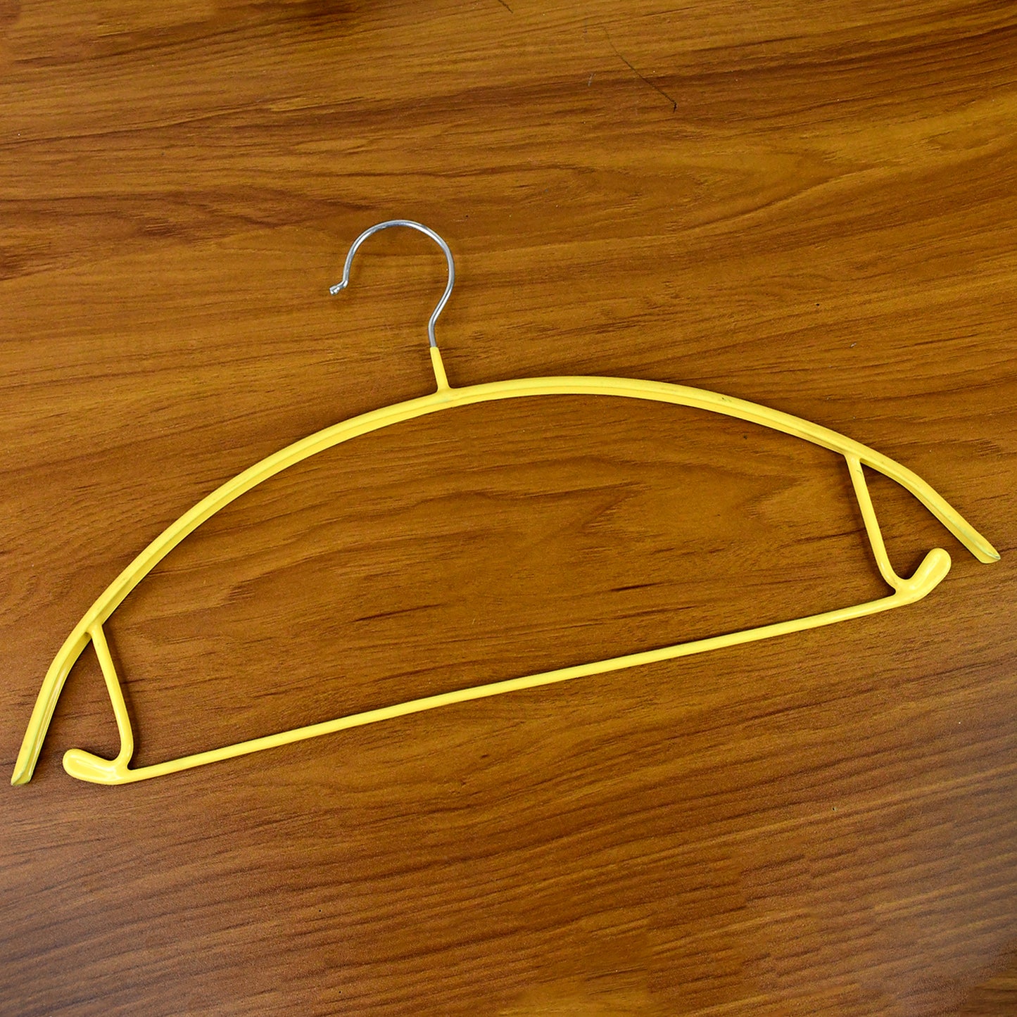 Wukusy premium heavy-duty metal clothes hanger with sturdy hook for versatile home organization and clothing storage.
