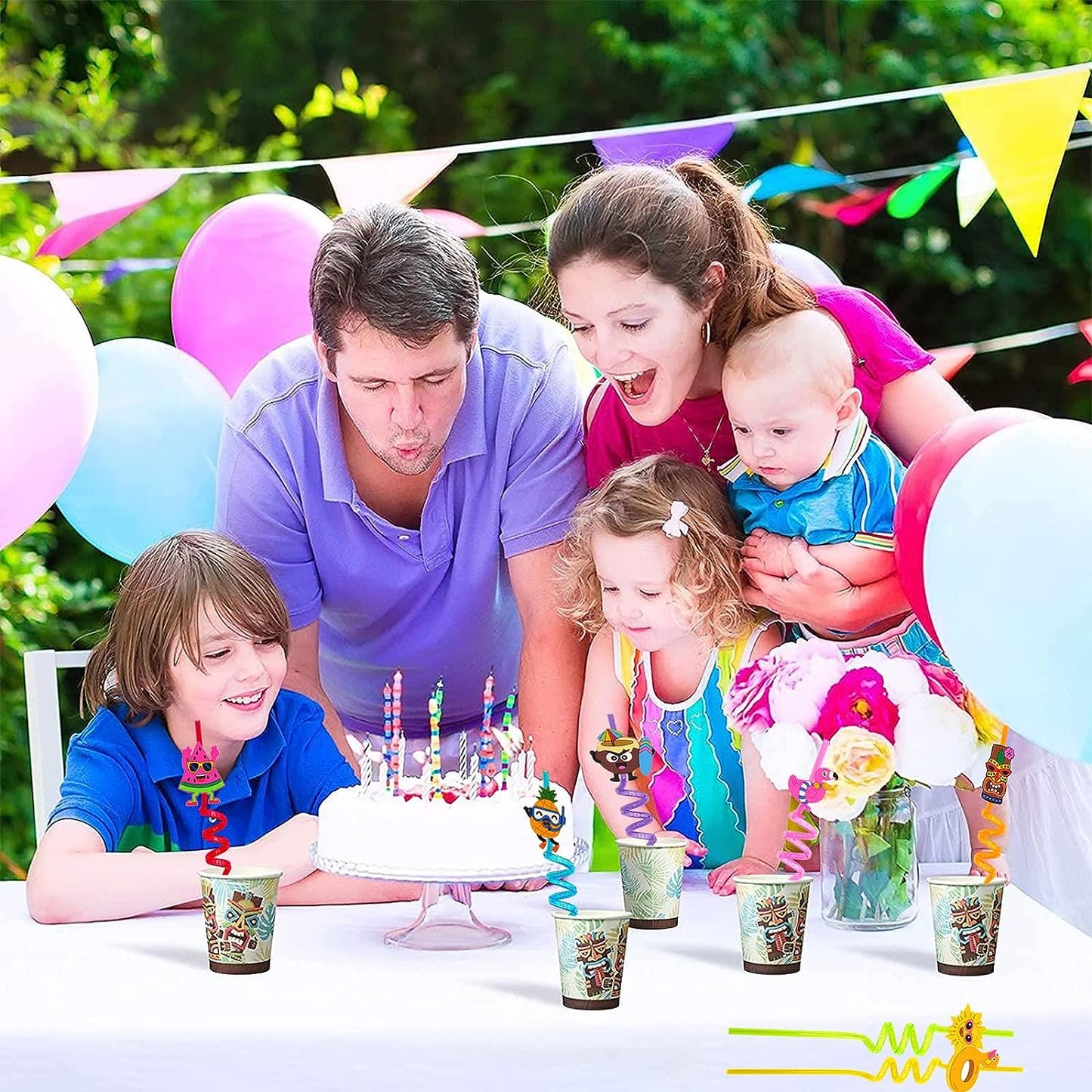 Set of 4 Wukusy reusable plastic kids' straws with cartoon decorations, ideal for summer parties and birthday celebrations.