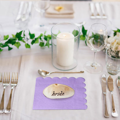 Lilac scalloped disposable paper napkins from Wukusy, 23x23 cm, set of 120, ideal for home and kitchen use.