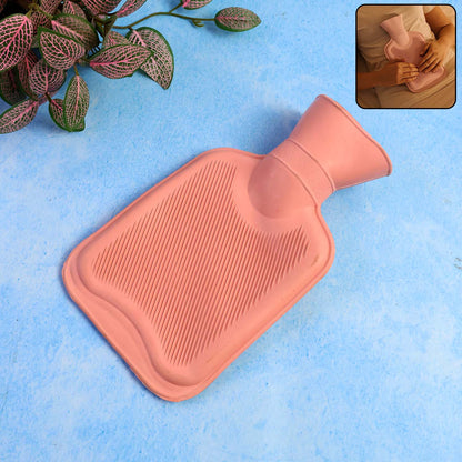 Wukusy premium small hot water bag, 21x12cm, in a soft rubber material, designed for soothing heat therapy and comfort.