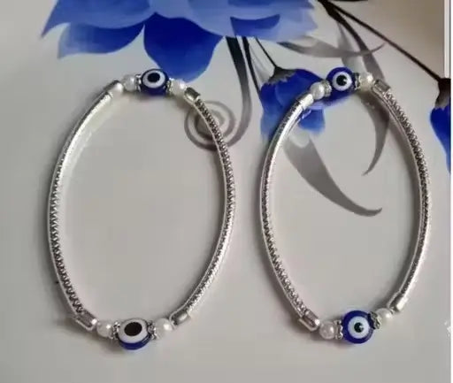 Silver-plated evil eye women anklet with agate stone, adjustable jewelry by Ekom, featuring a trendy design and free size fit.