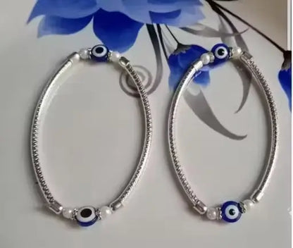 Silver-plated evil eye women anklet with agate stone, adjustable jewelry by Ekom, featuring a trendy design and free size fit.