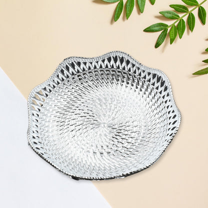 Wukusy 5482 round traditional serving tray with decorative design, perfect for serving snacks and Mukhwas in home settings.