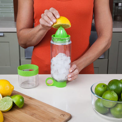 Wukusy Citrus Juicer Bottle with infuser for instant fresh juice, sports bottle design for convenient juice making at home.