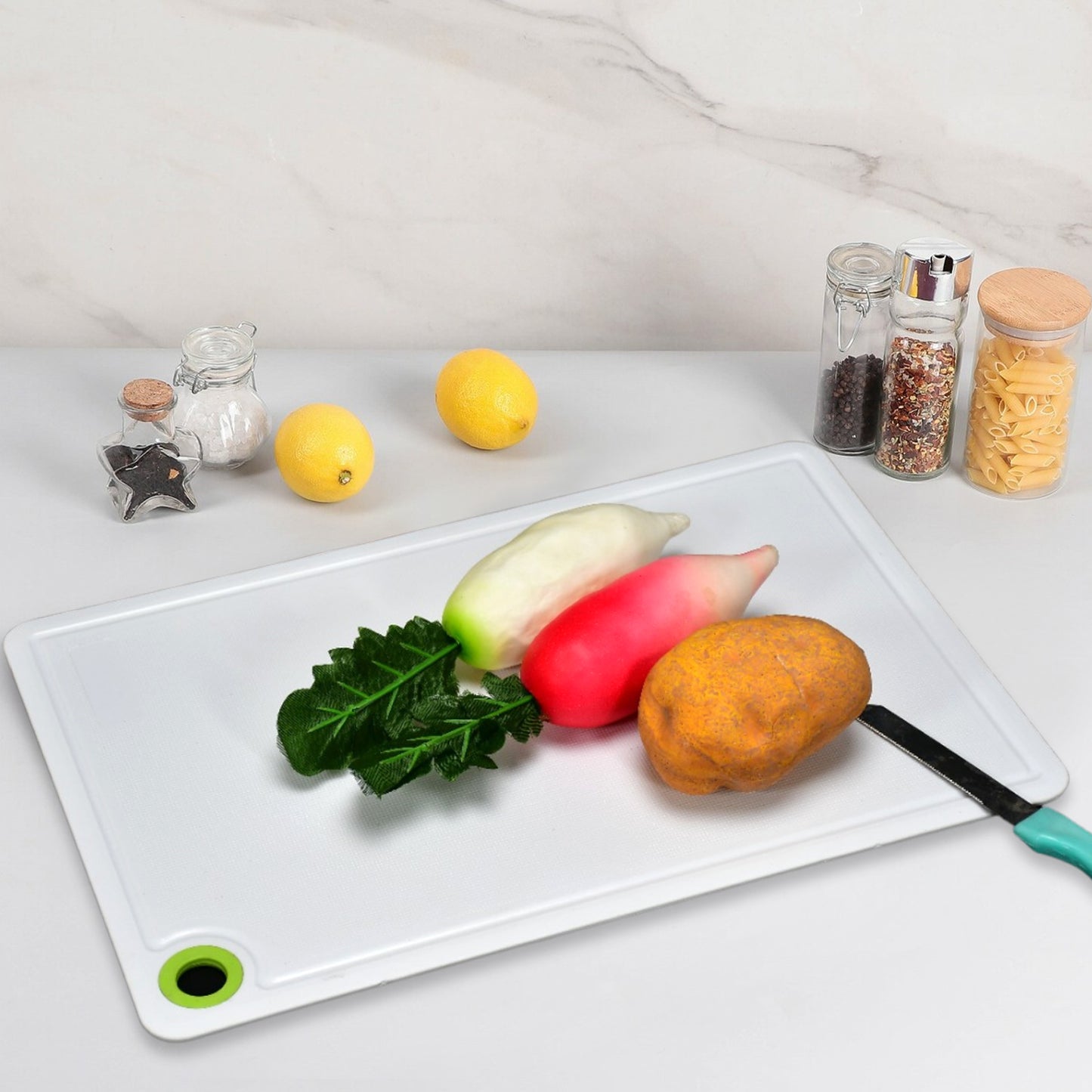 Wukusy 2316 plastic fruit and vegetable chopping board, kitchen tool with a smooth surface for food prep.