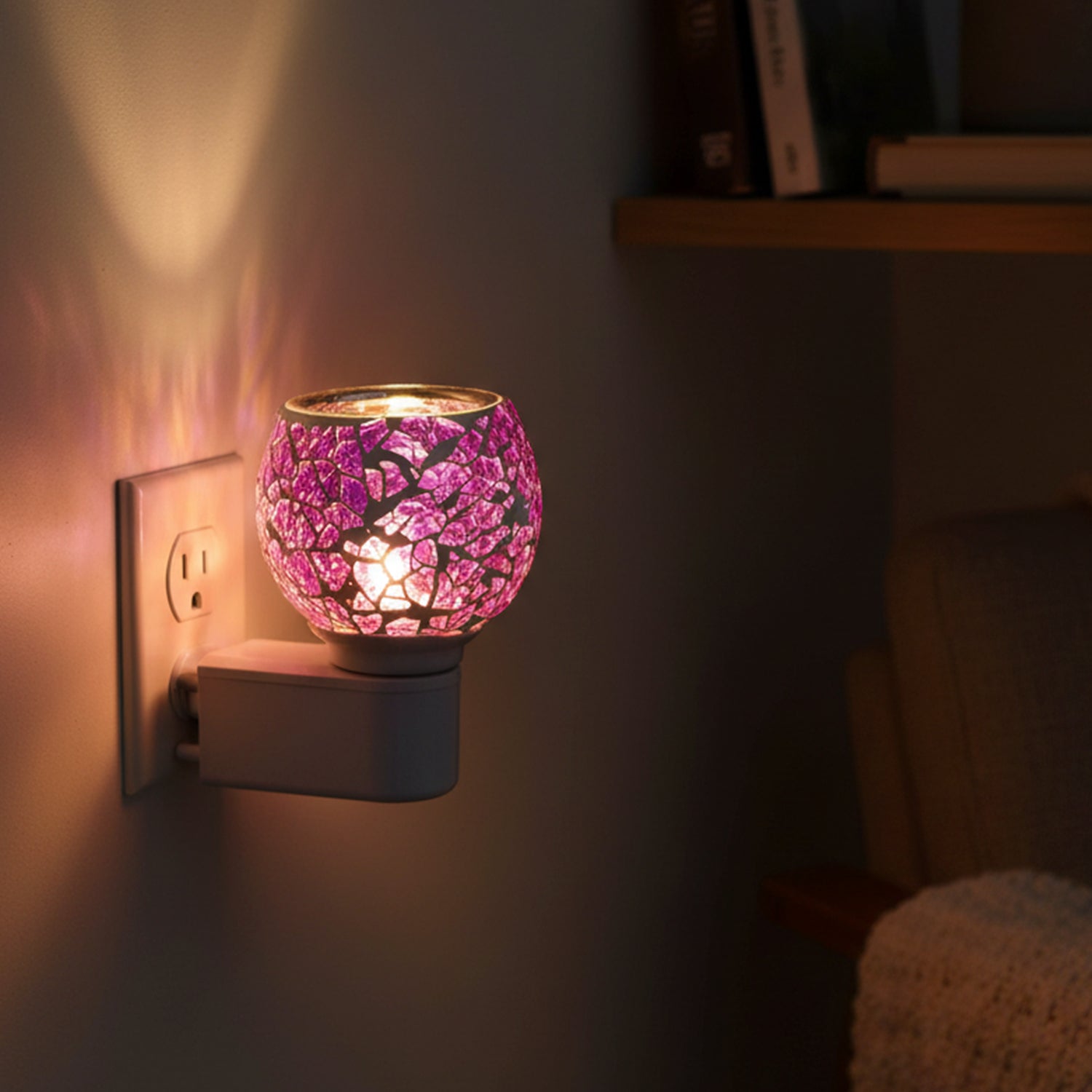 Wukusy premium plug-in mosaic glass aroma diffuser with night lamp, showcasing colorful mosaic design and soft lighting.