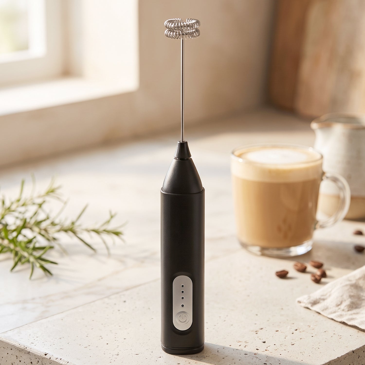 Wukusy handheld electric milk frother and coffee foam maker with whisk, battery-operated, for frothing milk and making coffee foam.