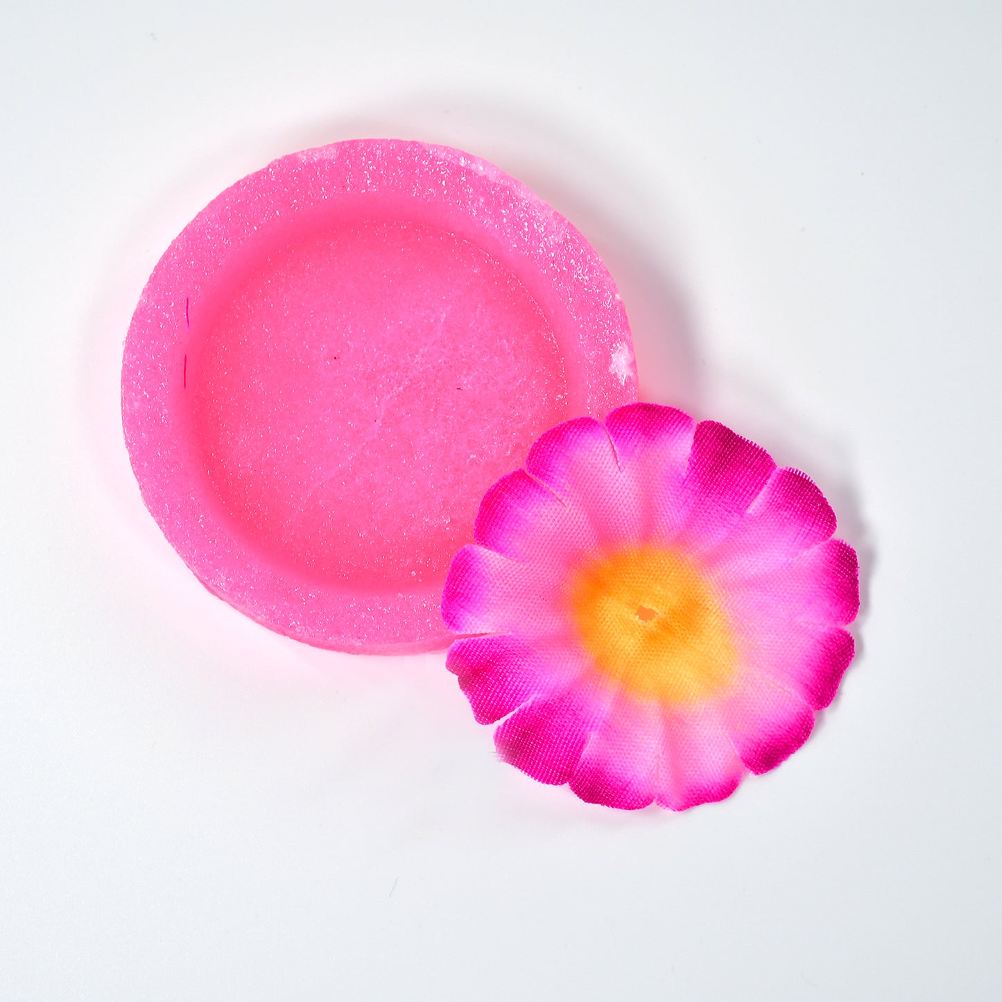 Wukusy 6284 World Air Freshener Flowers Block for bathroom and toilet, decorative floral scent diffuser.
