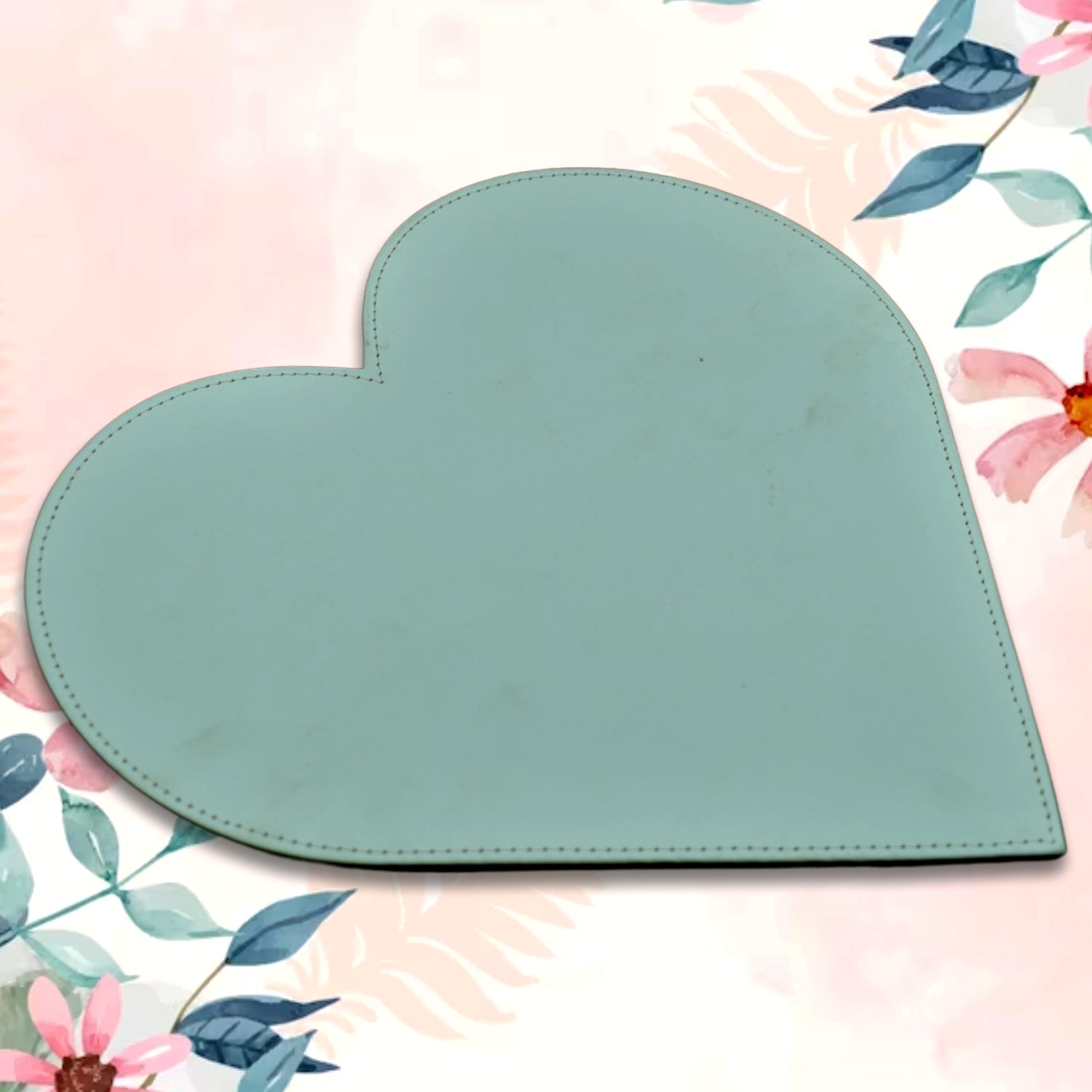 Wukusy 4040 heart-shaped art board with thick pad, ideal for office art projects, featuring a vibrant heart shape design.